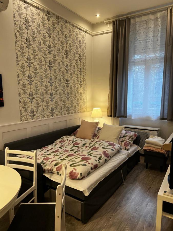 Pazmany Rest * Budapest