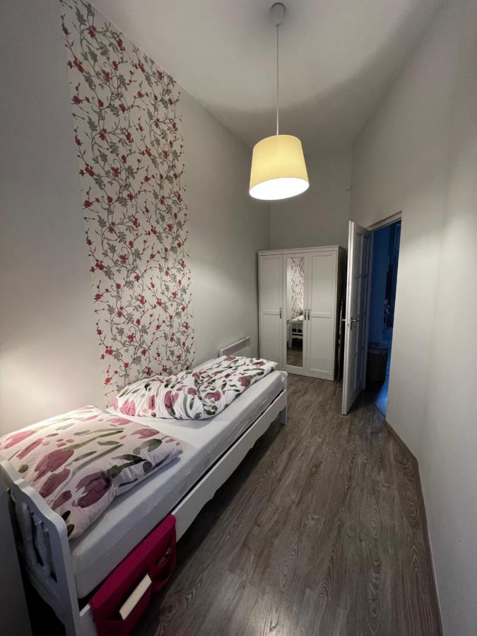 Pazmany Rest Apartment *